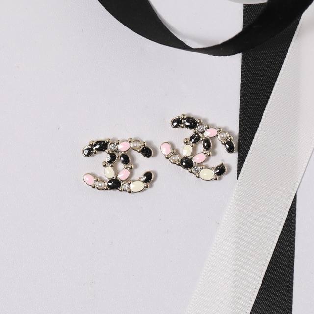 Ch Nel earrings: Oval colored enamel glitter double C rhinestone women's earring