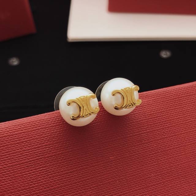 Item No. Sled0040 Celin* Latest White Pearl Earrings, Same as Zp, Brass Material