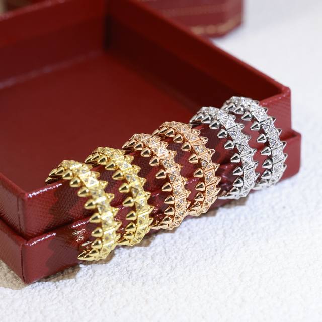 Exquisite Clash De Cartier Earrings, New Original Studded Earrings, Available f