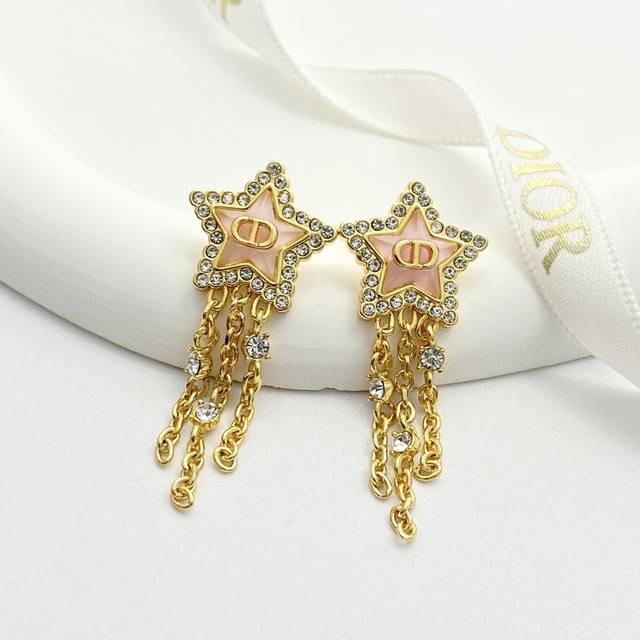 Today's New Arrival Code E3270 0247825 Dior earrings, hot-selling style, newly