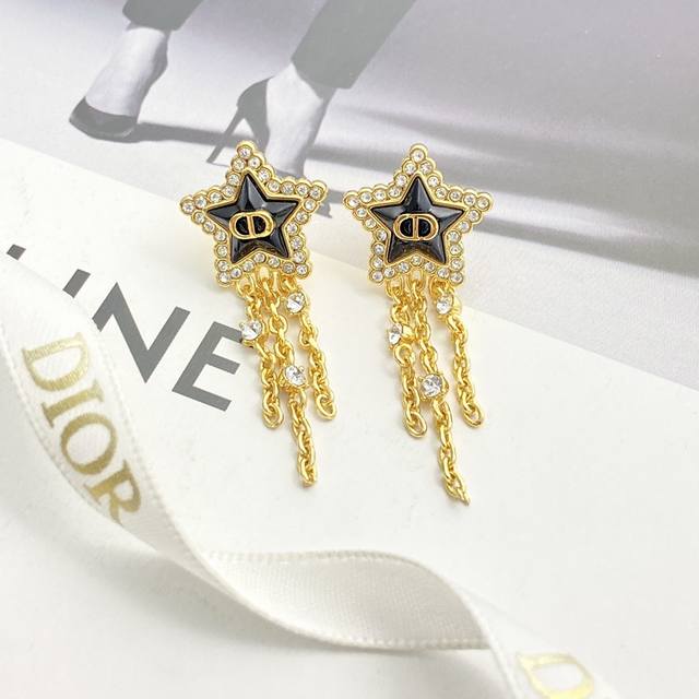 Today's New Arrival Code E3270 0247825 Dior Earrings Hot Selling Style New Arri