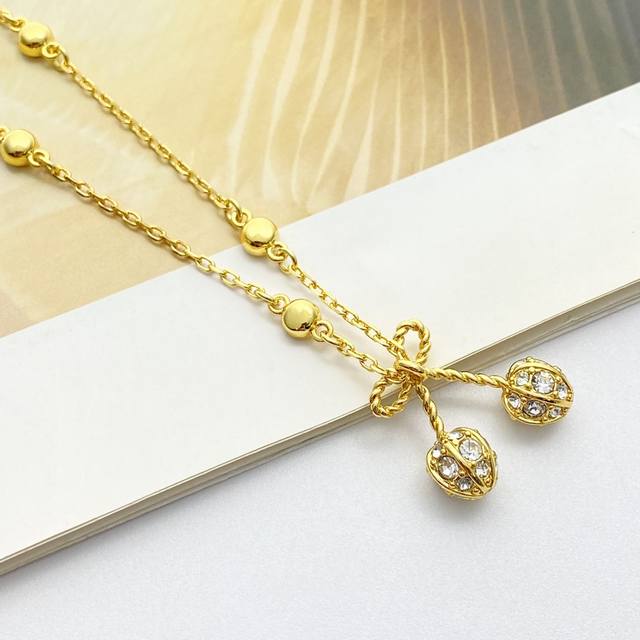 Today's New Arrival Code N1180 0867820 Valentino Necklace Hot Selling Item! Val