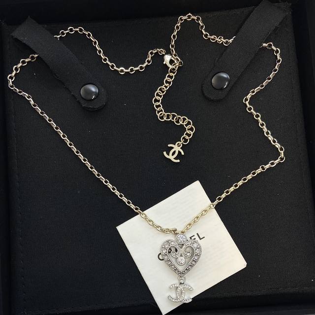 Xx0779 Ch Nel Xiang'er 23K Color-Blocked Hollow Heart Double C Necklace Long cha