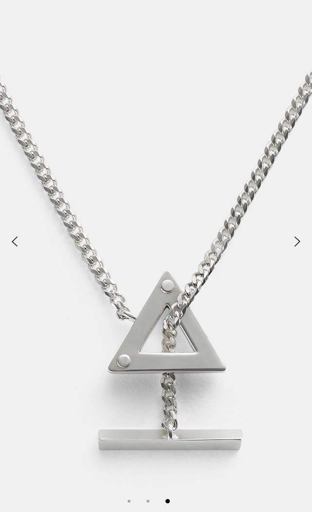 Bottega Veneta (Bv) necklace has a fantastic metallic feel and is absolutely st