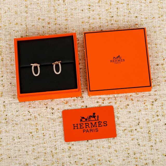 250070 We produce large Q stud earrings, and can customize 18K real gold and dia