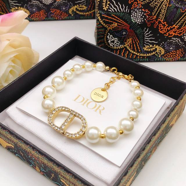 Item No. Dsl0204 Dio*Latest Pearl Bracelet, Same as Zp, Brass Material DDD