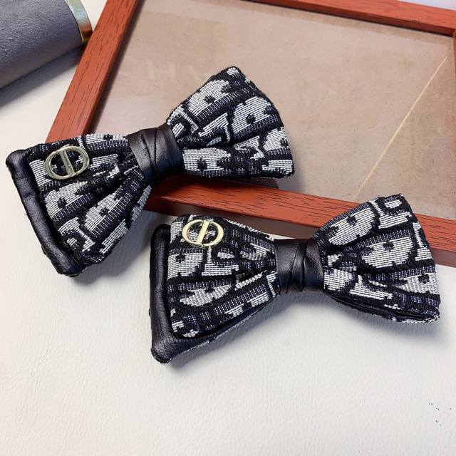 Dior Dior Hair Clips Dior monogram clips, exquisite everyday items, versatile an
