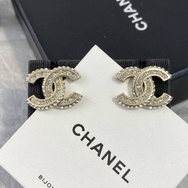 Xe0190 No discount Ch Nel Classic Double C Stud Earrings Simple, stylish, and ve