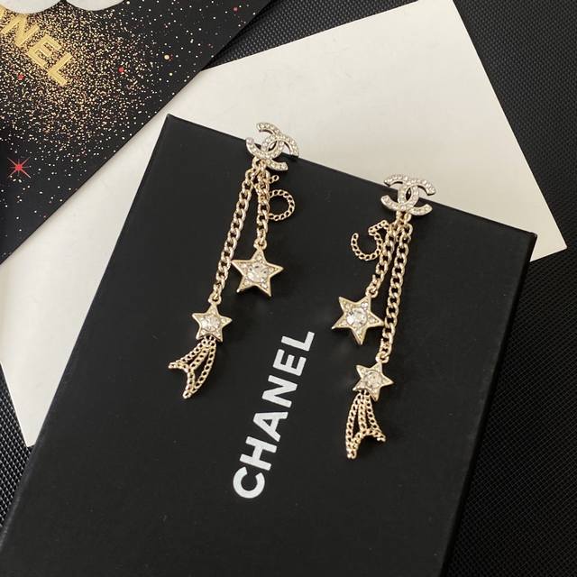 New Arrival Sharing: Ch Nel's new 25B hollowed-out combination tassel chain come