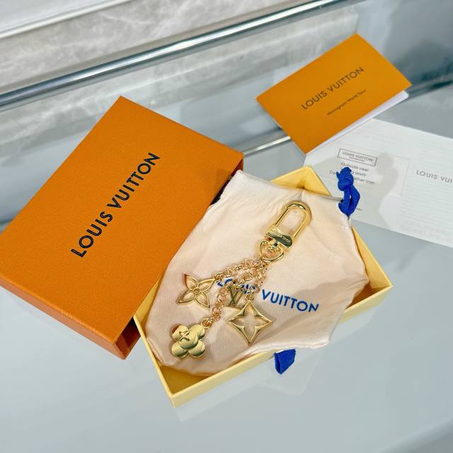 Lv Louis Vuitton Vivienne bag keychain New Louis Vuitton keychains are here Clas
