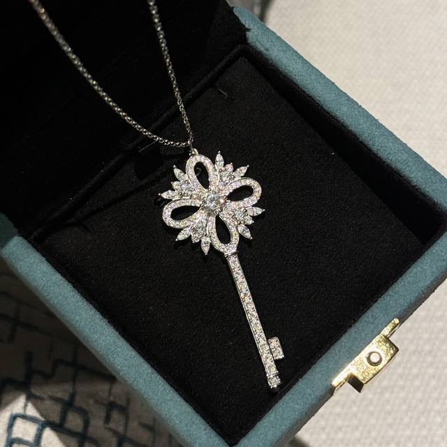 New Victoria Snowflake Large Key High-End Custom-Made High-Carbon Diamond Platin