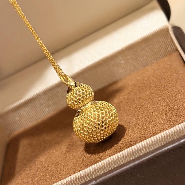 A6961 Independent designer's new antique gold openwork gourd necklace. The gourd