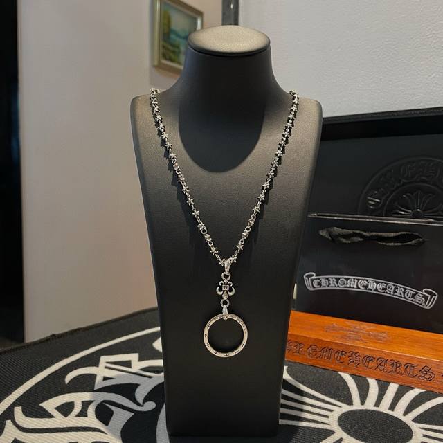 New boutique quality Chrome Hearts classic retro necklace with scout flower pend