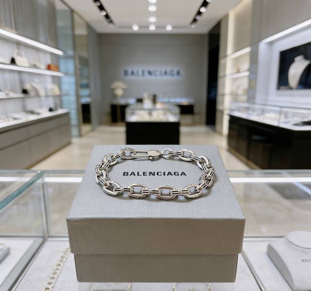 Original Balenciaga bracelet, brand new, identical to those in boutiques. A hot-