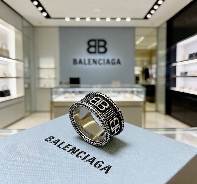 Hot-selling original Balenciaga ring, identical to those in boutiques. A popular