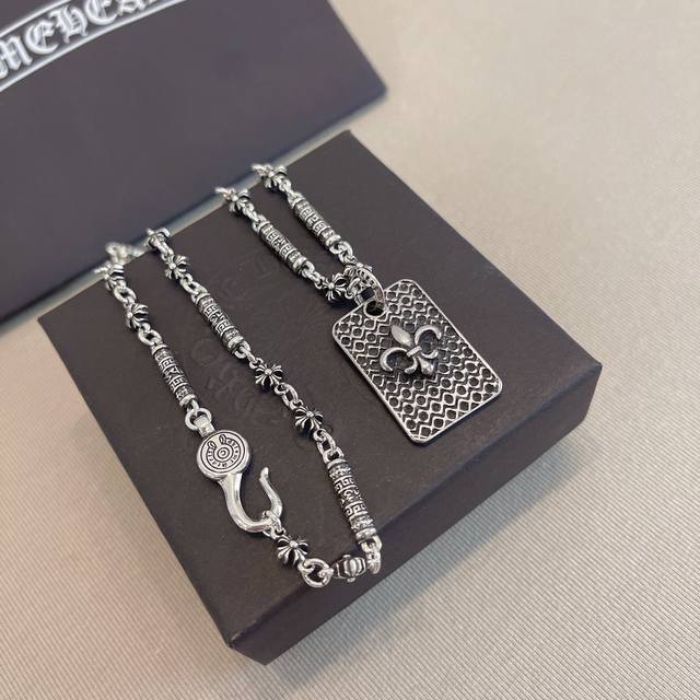 This is so cool! The latest Chrome Hearts necklace! We won't release it unless i