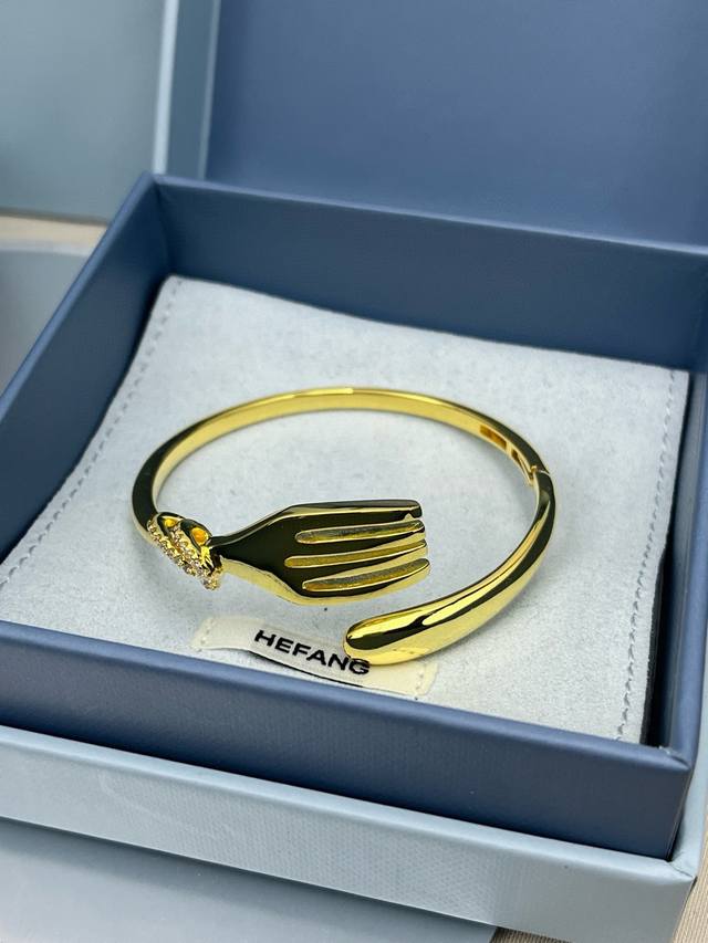 Hefang tableware bracelet. DDD