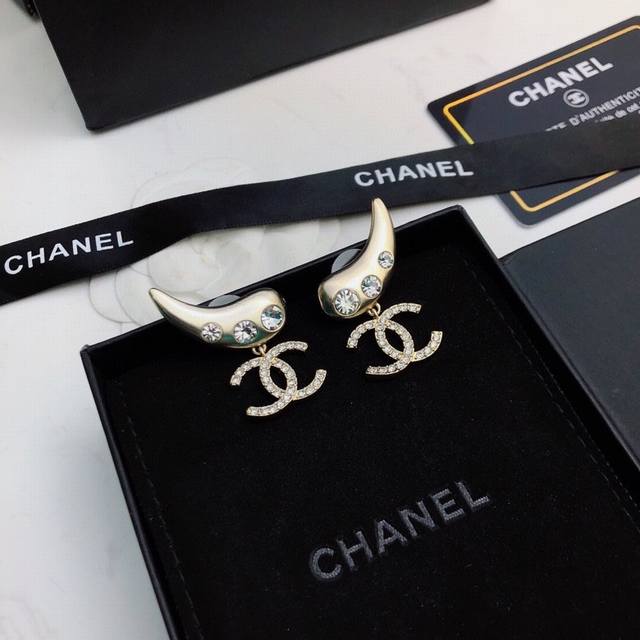 Zp replica Chanel earrings, elegant and sophisticated, exquisitely crafted desig