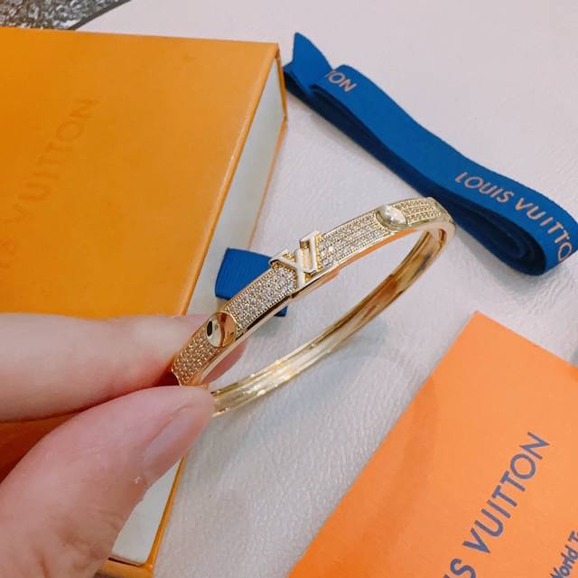 Louis Vuitton bracelet/bangles, original single-piece, new boutique style, retro