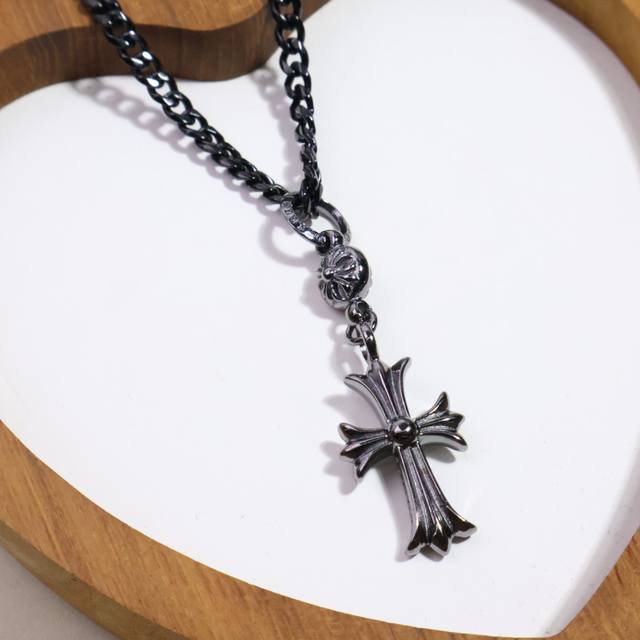 2026 Trendy Fashion Recommendation: Chrome Hearts Black Gold Necklace. The uniqu