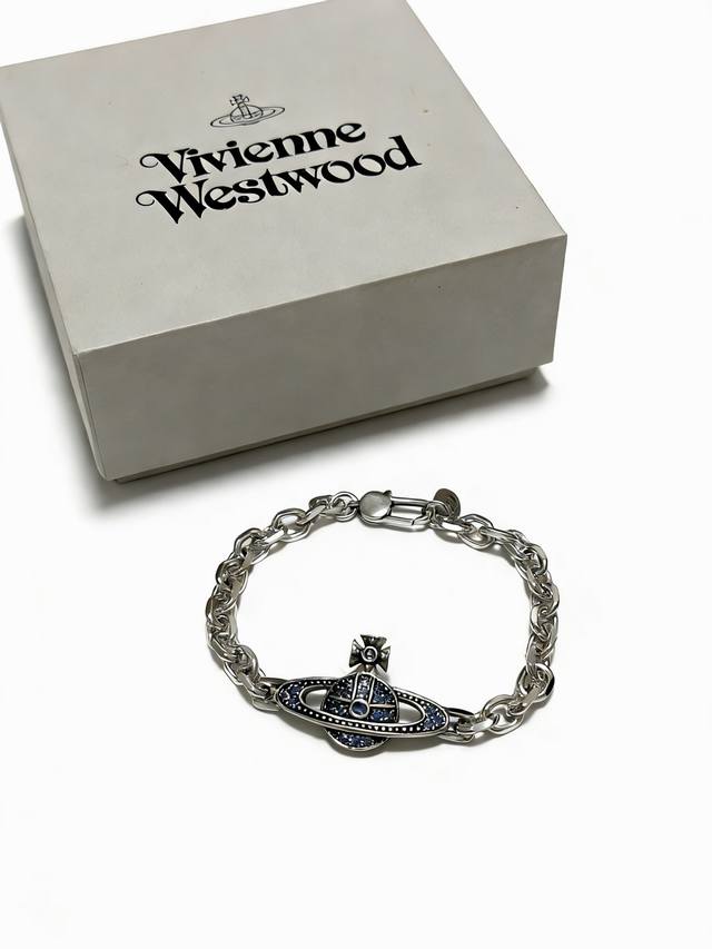 High-quality Queen Elizabeth II boutique version Thai silver style bracelet, cel