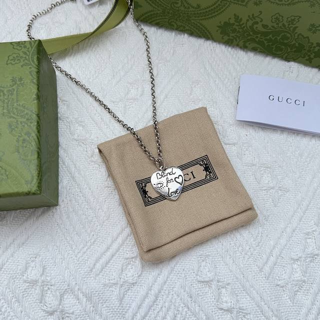 Gucci Blind For Love Heart Necklace Cool and sweet, double-sided design The Blin
