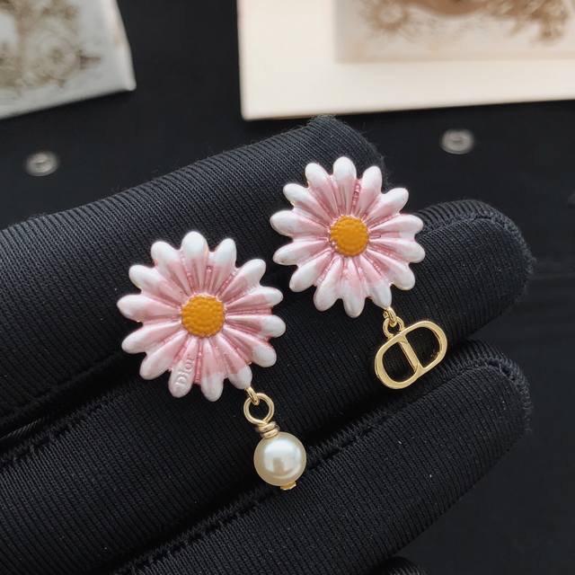 Item No. Ded0709 Dio* Latest Pink Sunflower Earrings, Batch Z, Brass Material DD