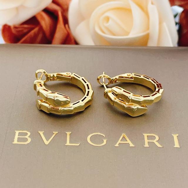 Bvlgari's latest gold snakehead earrings, made of the same Z batch of brass, are