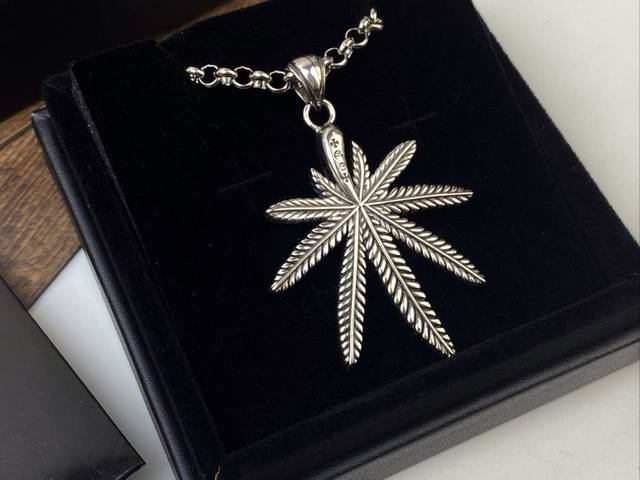 Special Offer Chrome Hearts Maple Leaf Necklace, Chain Length 70cm DDD