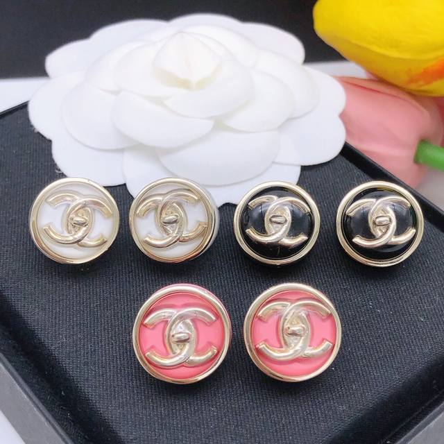 Item No. Xed0966 White Item No. Xed0964 Red Item No. Xed0965 Black Ch*Nel's late