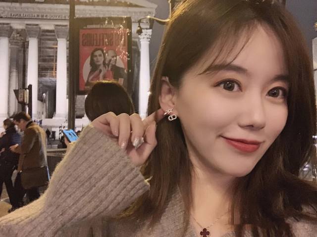 2564738FFF, ID: Ded0003. A top choice for commuting back to work this New Year.