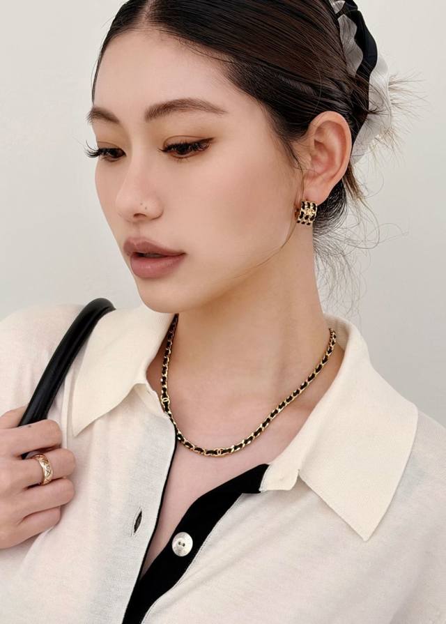 We are producing batch Z 7150! Bulk inquiries welcome. Black half-circle leather