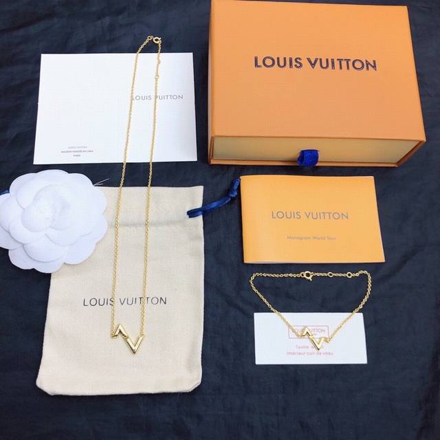 Necklace and Bracelet P60 - Absolutely stunning new LV Louis Vuitton earrings, l