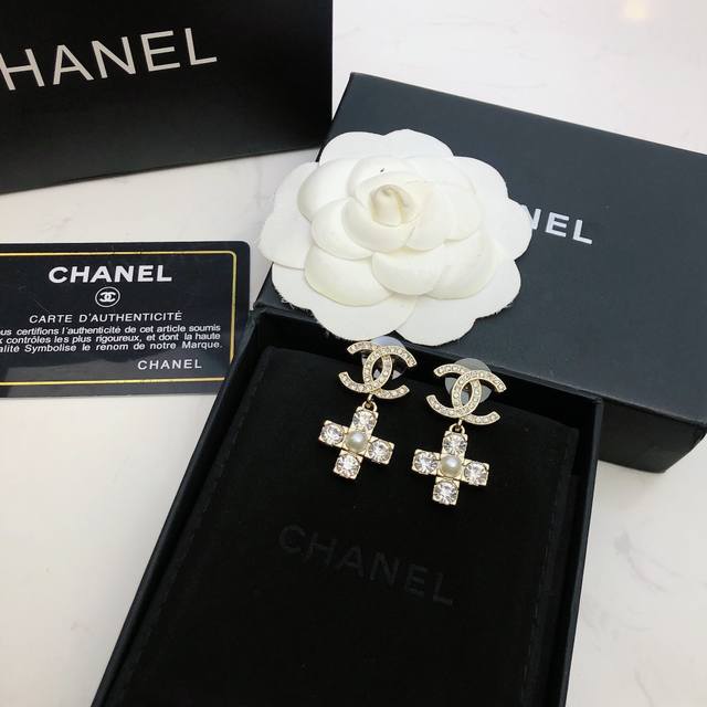 Chanel mini earrings, best-selling style, highest quality replica on the market!