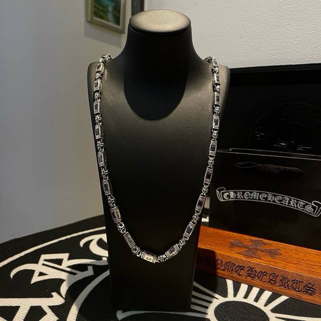 Popular on Douyin, Kuaishou, Ins, and Xiaohongshu live streams: New Chrome Heart