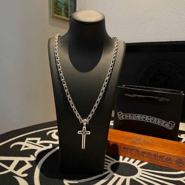 New boutique quality Chrome Hearts classic retro cross necklace with cross penda