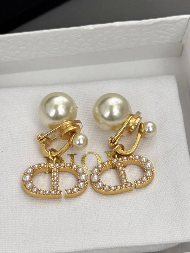 High-quality details as shown in picture 0900120 Cd pearl + large and small pear