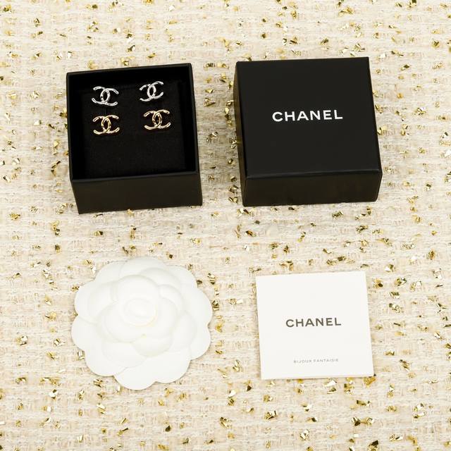 250890 We produce Zp5850! Bulk inquiries welcome. Golden and silver double C sma