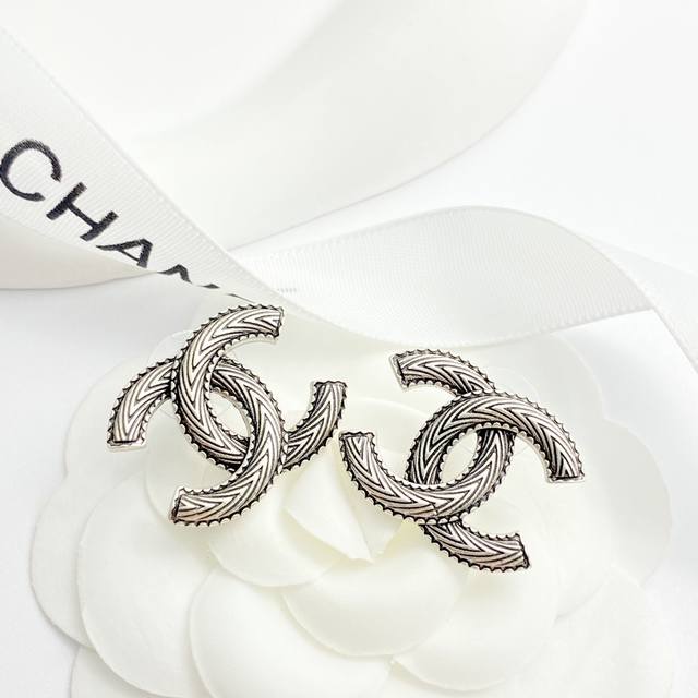 Code E2827 0237825 Chanel earrings hot-selling new arrival Chanel 24 distressed