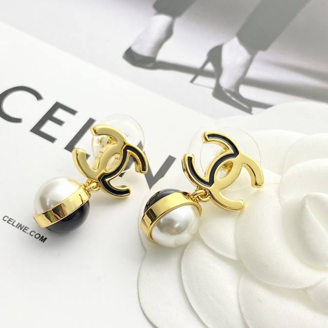 Today's New Arrival Code E3322 0247825 Chanel Stud Earrings Hot Selling New Arri