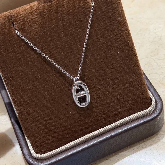 A7302 Popular Pig Nose Smooth Necklace - New Arrival. High-quality, high-end cus