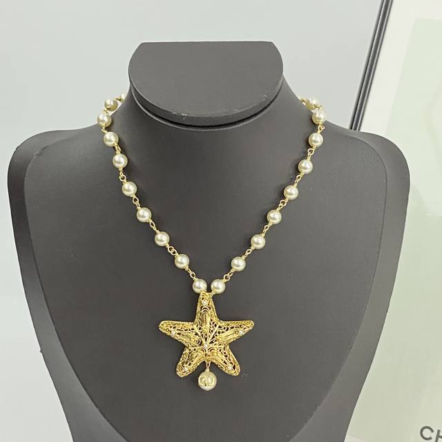 Code N1011 Dior Necklace Hot Selling Item New Arrival Dior Gold Hollow Starfish