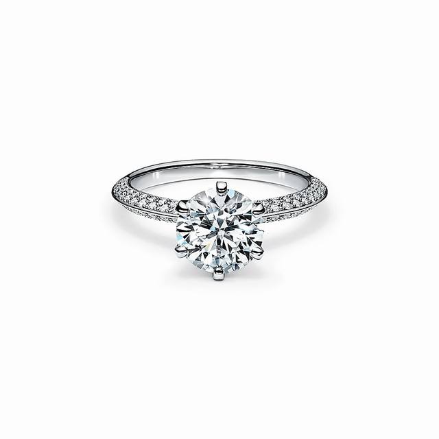 Tiffany six-prong diamond ring, wedding band, made of gold, hand-set with import
