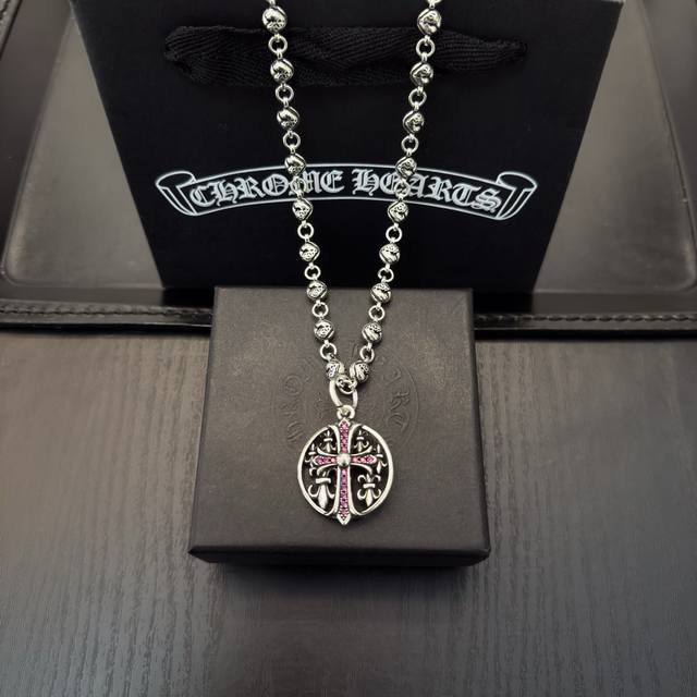 New boutique quality Chrome Hearts retro heart necklace with pink diamond cross