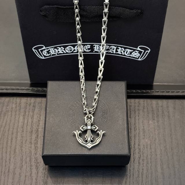 New boutique quality Chrome Hearts retro cross necklace with cross pendant. The