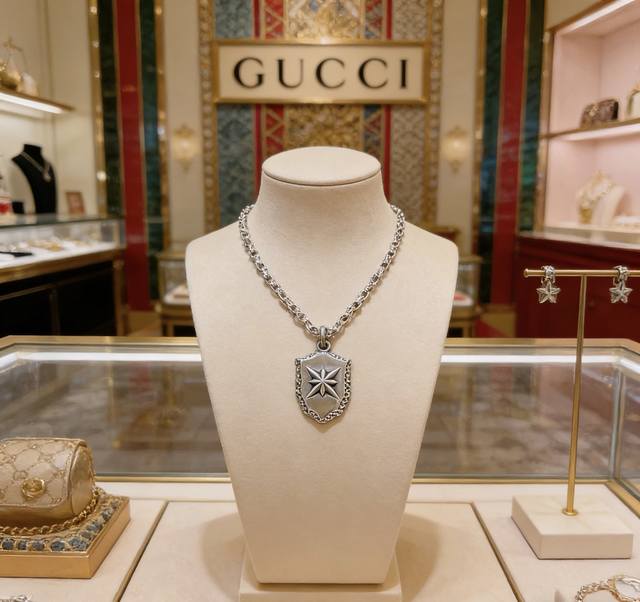So cool! Gucci necklace, 2026 latest model, higher-end chain, celebrity style, c