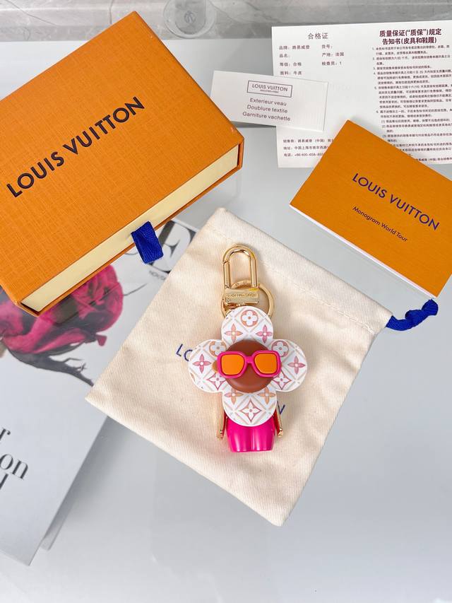 New Arrival M1990 Sunflower Doll Keychain Pendant Louis Vuitton Vivian Keychain