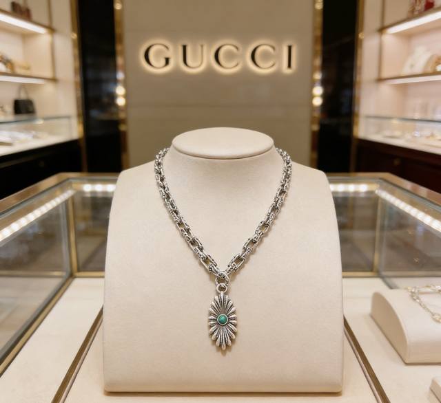 So cool! Gucci necklace, 2026 latest model, higher-end chain, celebrity style, c