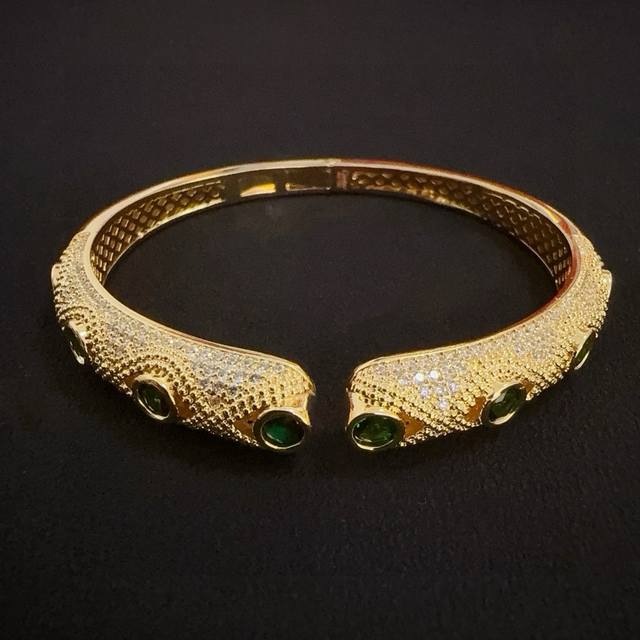 Cartier Panther Diamond Bangle, High-End Custom Version. Featuring a classic yet