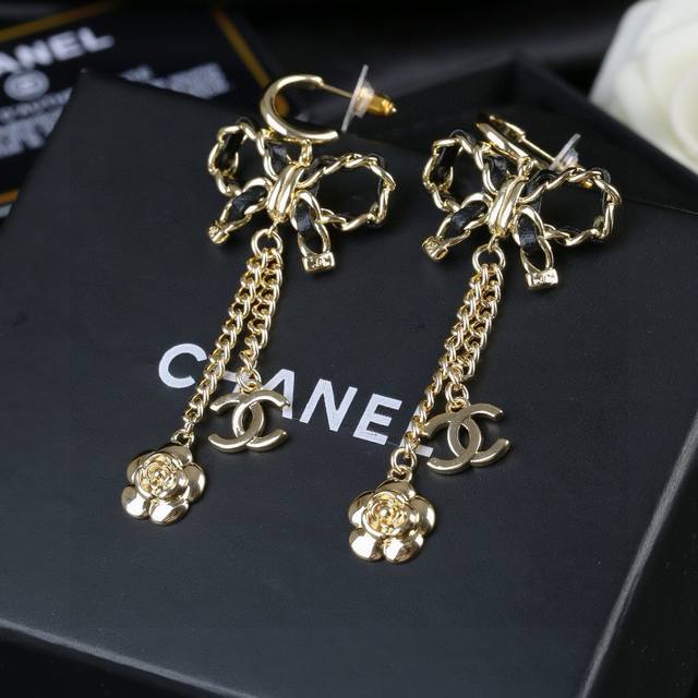 Chanel's new bow earrings, made of lambskin. Every detail is exquisitely crafted